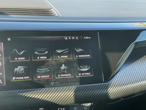 Photo 3 of 7 of 2022 Audi e-tron GT Premium Plus